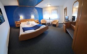 Hotel Roessle  3*